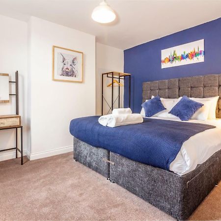 Northfield Street, Worcester City Centre - Guest Homes Extérieur photo