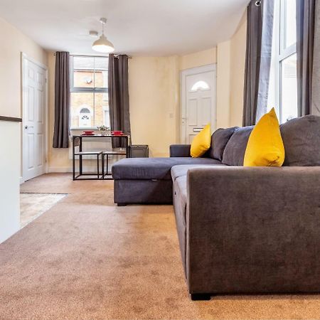 Northfield Street, Worcester City Centre - Guest Homes Extérieur photo