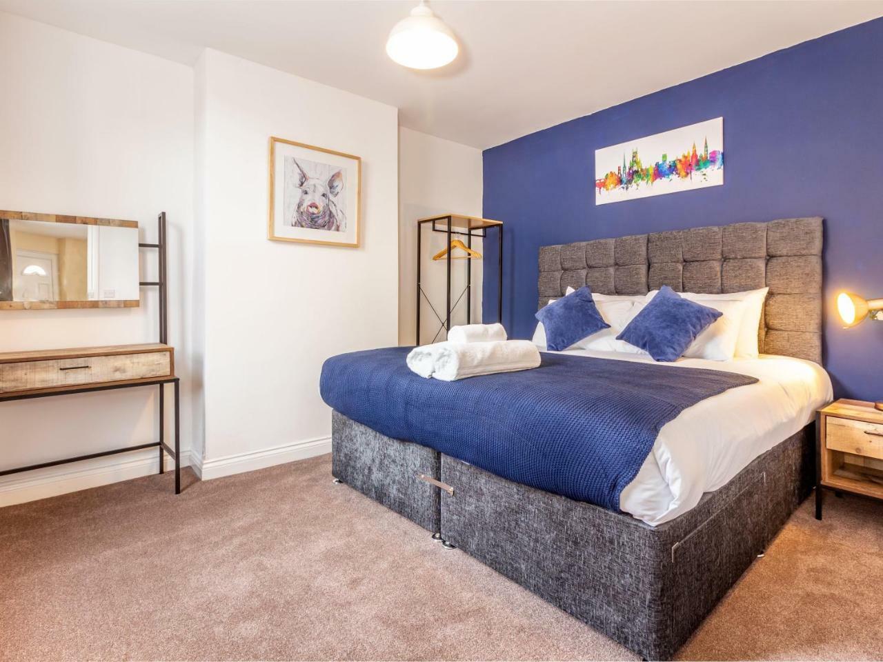 Northfield Street, Worcester City Centre - Guest Homes Extérieur photo