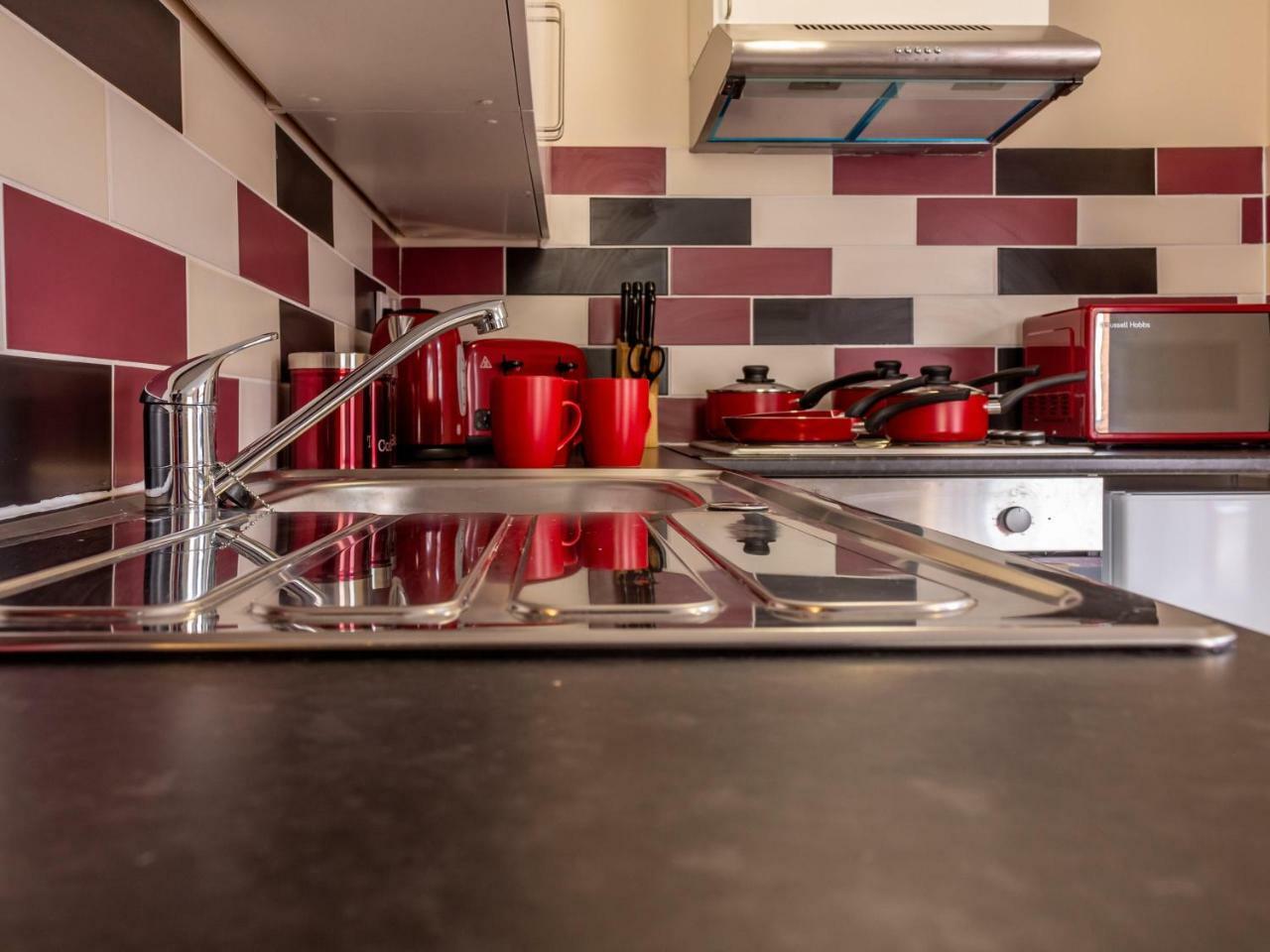 Northfield Street, Worcester City Centre - Guest Homes Extérieur photo