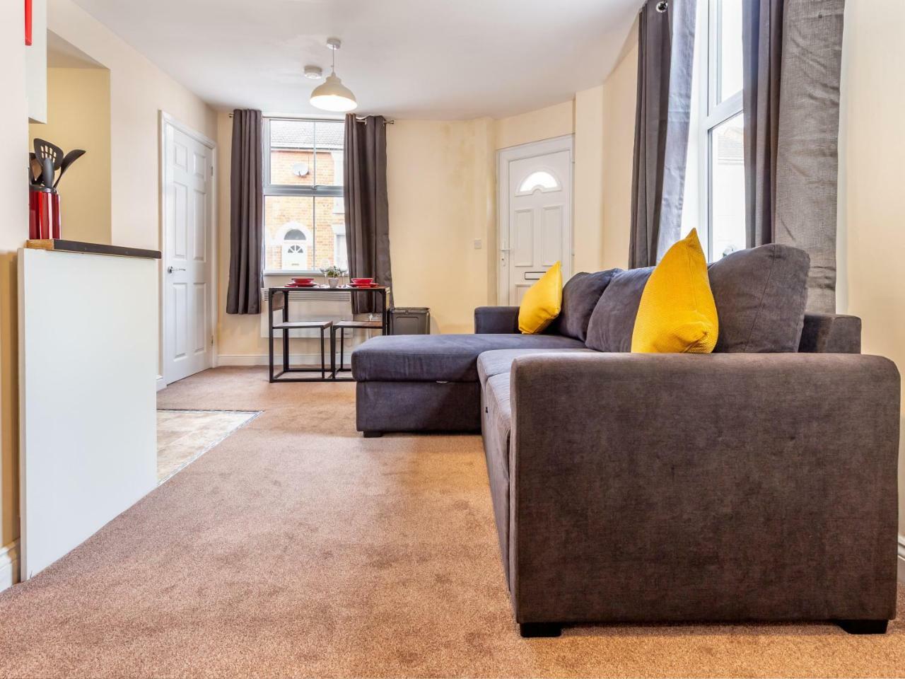 Northfield Street, Worcester City Centre - Guest Homes Extérieur photo