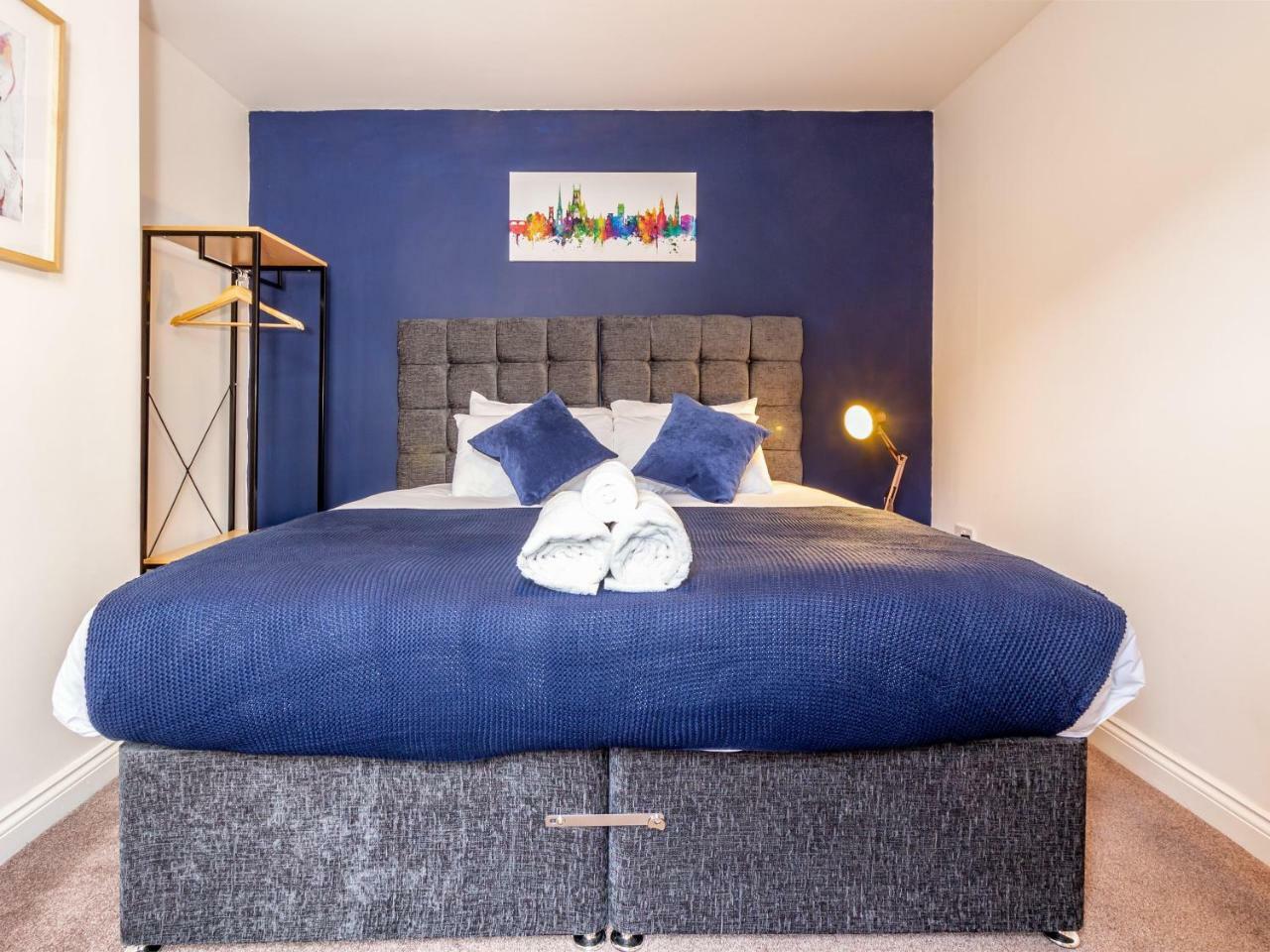 Northfield Street, Worcester City Centre - Guest Homes Extérieur photo