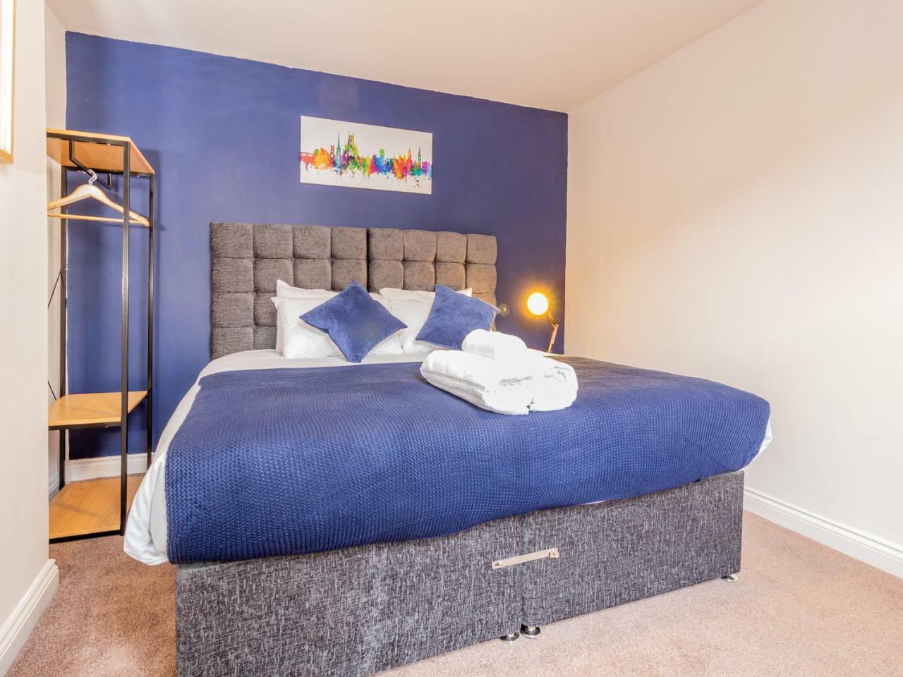 Northfield Street, Worcester City Centre - Guest Homes Extérieur photo