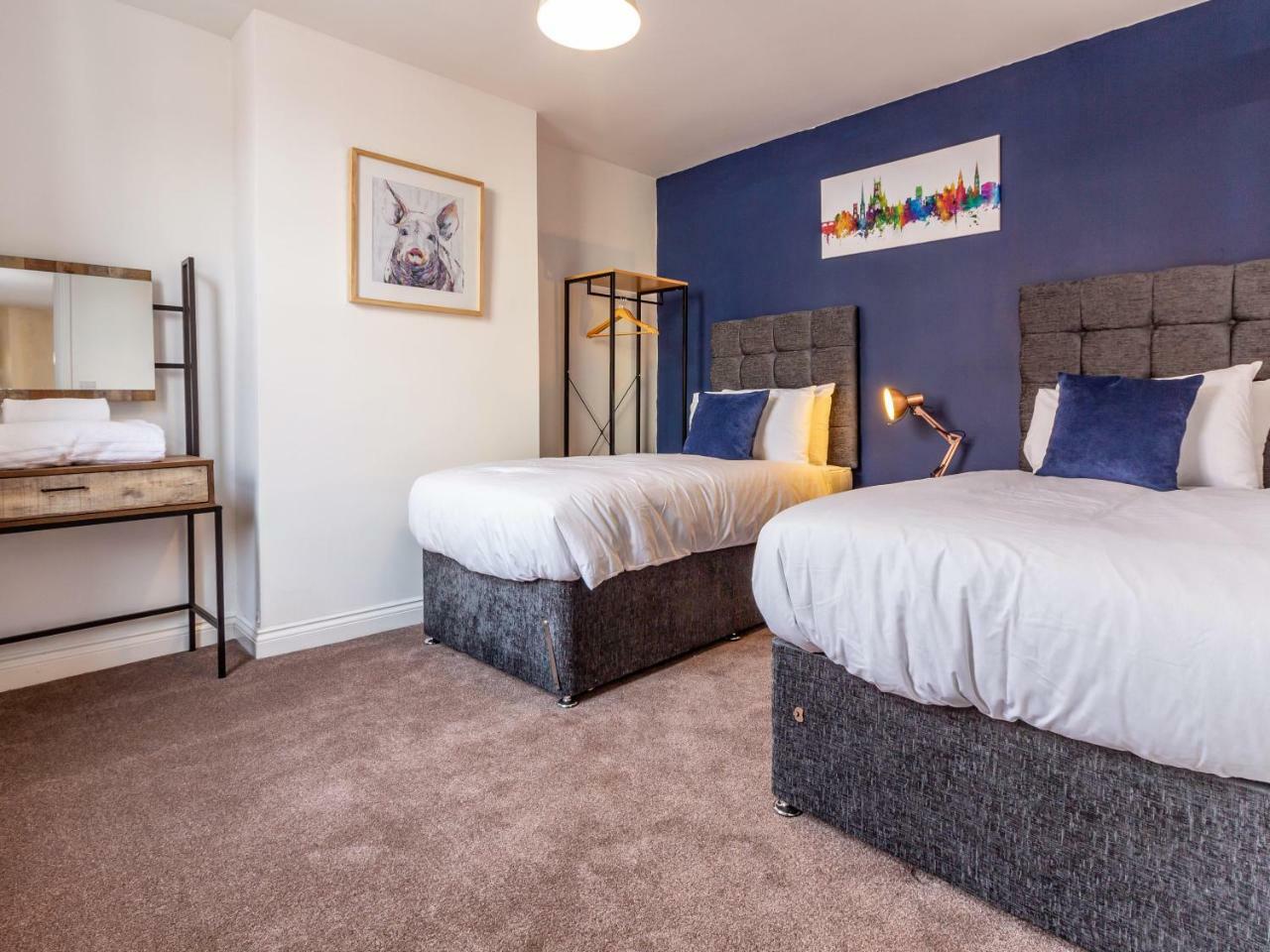 Northfield Street, Worcester City Centre - Guest Homes Extérieur photo