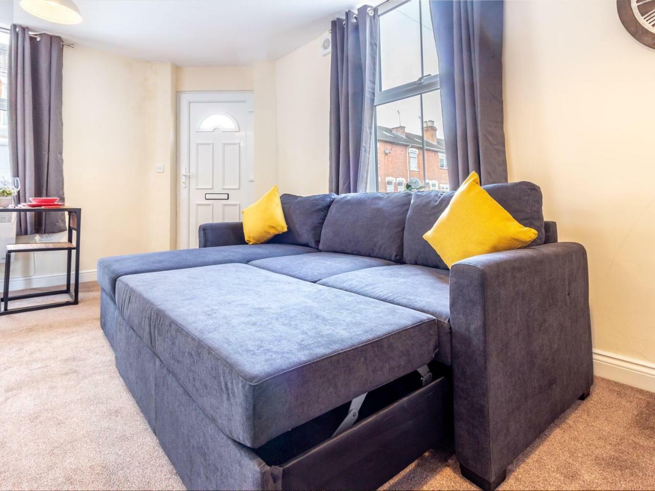 Northfield Street, Worcester City Centre - Guest Homes Extérieur photo