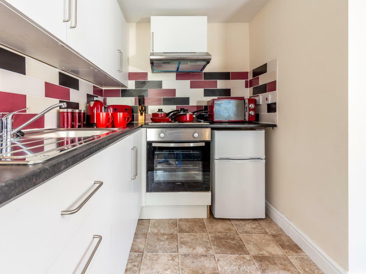 Northfield Street, Worcester City Centre - Guest Homes Extérieur photo