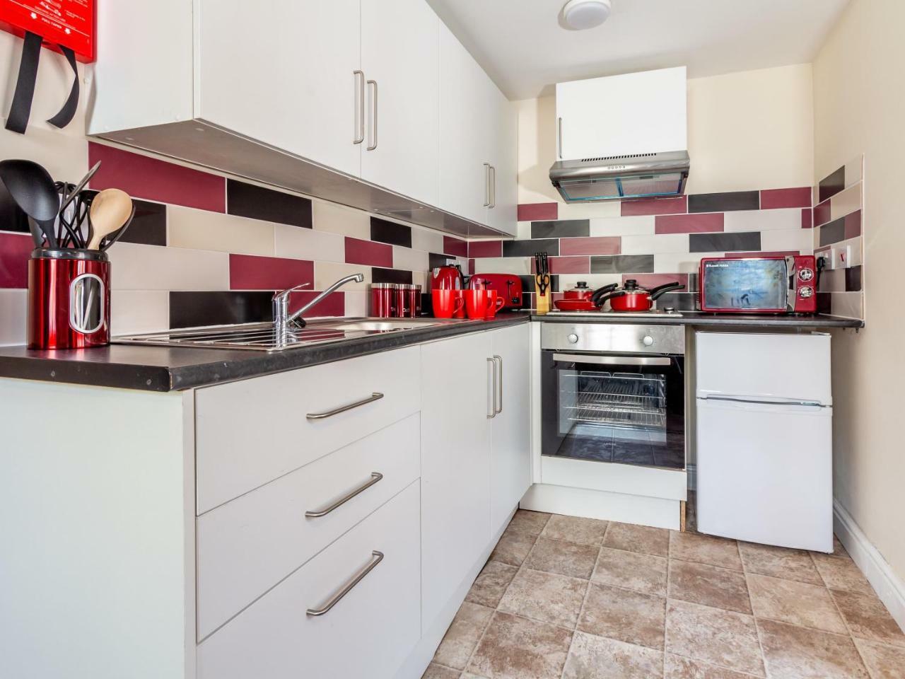 Northfield Street, Worcester City Centre - Guest Homes Extérieur photo
