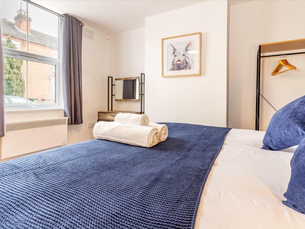 Northfield Street, Worcester City Centre - Guest Homes Extérieur photo